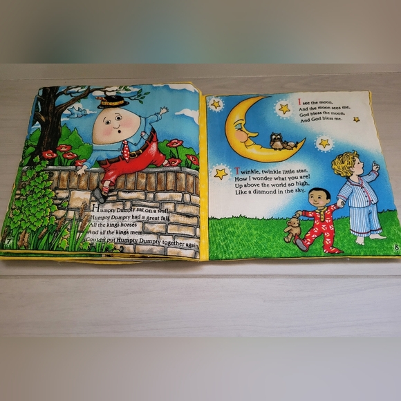 Children's Soft Book Fabric Book Riddles Great Gift Quilted Learning - Picture 5 of 7